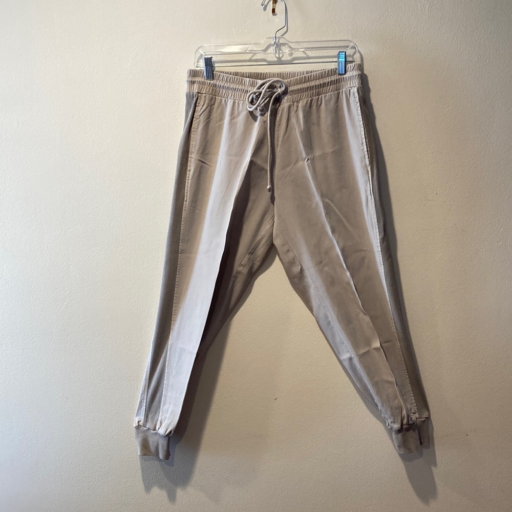 Cloth & stone brand women’s khaki joggers, size small